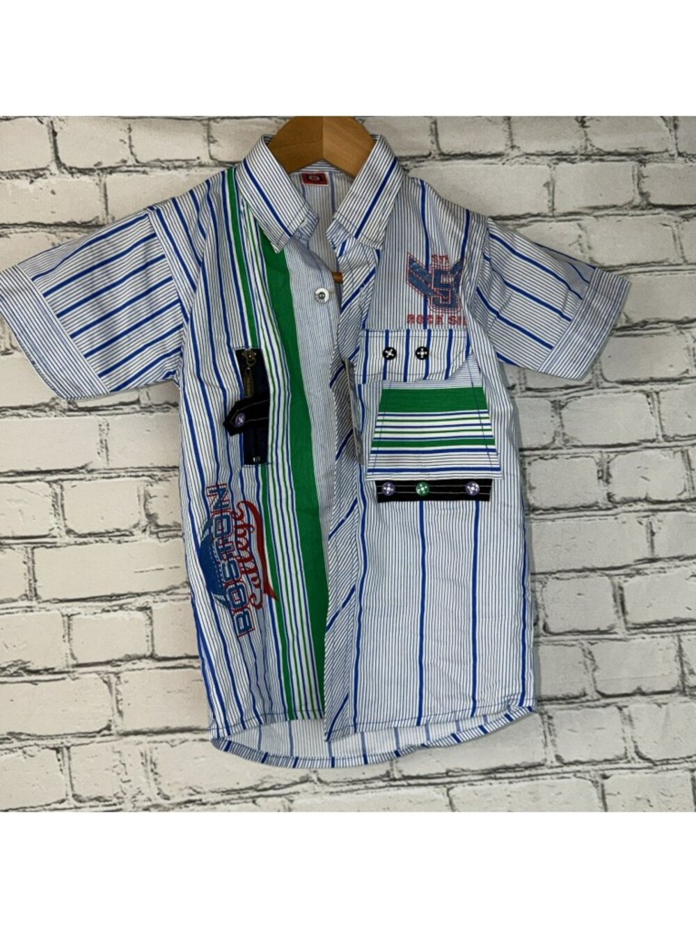 Com G Boy logo shirt button down unique Size 8 Boys Boston College Stripped
